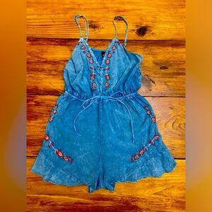 Angie Romper Embroidered Lace Up Small‎ summer
